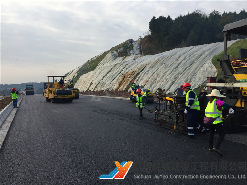 梓潼县城至东石乡公路段路面工程