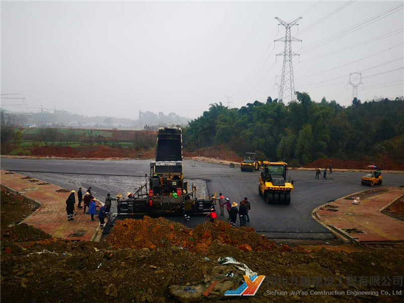 新津县滨河路正公路路口段沥青路面工程